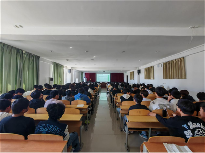 “绘就专业蓝图,启航学业新程”—机电工程系开展2025级学生专业介绍(2)309.png “绘就专业蓝图,启航学业新程”—机电工程系开展2025级学生专业介绍(2)309.png